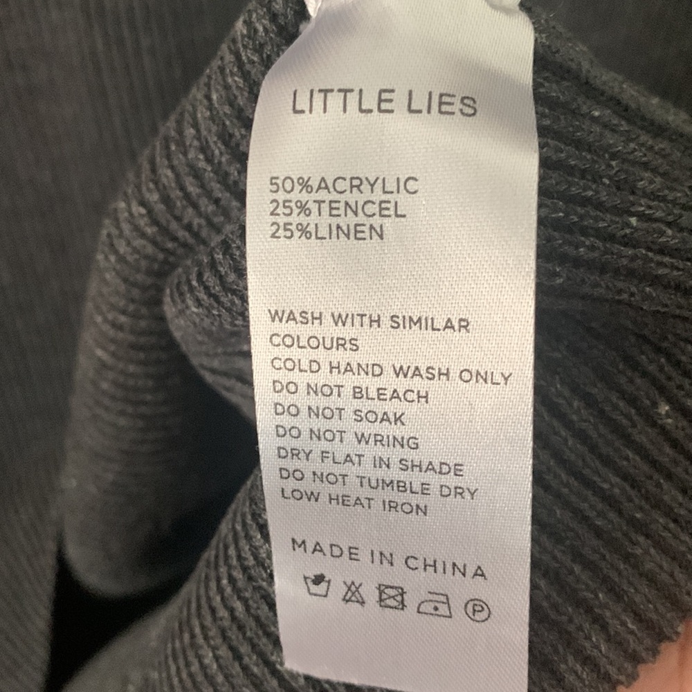 NWT Little Lies Ribbed Sweater - Picture 3 of 3